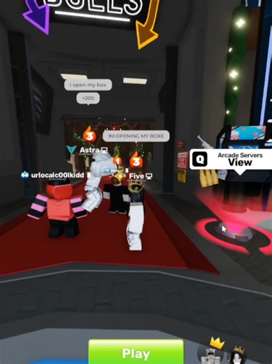 Unboxing the Festive Wrap Box 2 in Roblox