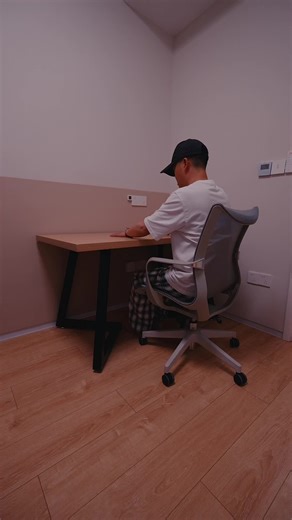 Stop struggling with messy desks! This monitor stand is a game-changer! 🎮 Sleek design, max space – get yours now! #zmcreaquality #zmdesktop #desksetup #tiktokmakemebuyit #monitorstand