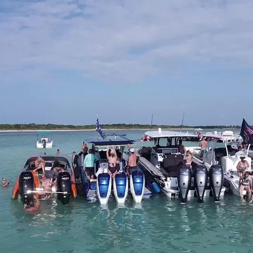 Awesome raft up in the keys with Florida powerboat club #keywest #keywestpokerrun #nortechboats #deepimpactboats #mti #outerlimitspowerboats #mercury