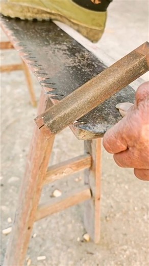 How to Sharpen a Hand Saw Properly | Perfect Saw Sharpening Technique 👍 #craft #handmade #skills