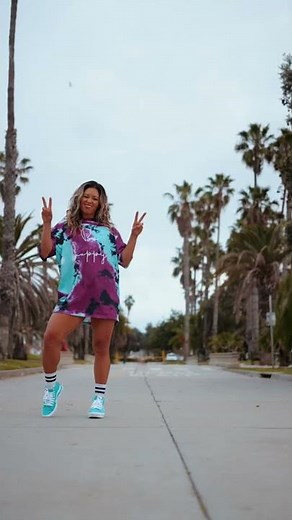 SHUFFLE TUTORIAL 👟Which girl did it better? Left or right? | “Friendships” Pascal Letoublon