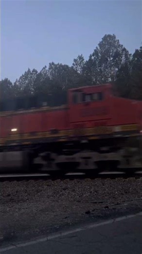 BNSF intermodal train in Grantville, Ga on the CSX A&WP subdivision!!