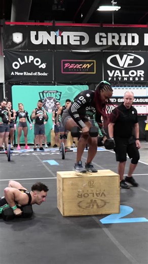 Two different strategies from two big time players in high speed DB box step overs.