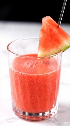 This Watermelon Smoothie is a Summer Game Changer! 🍉🍹