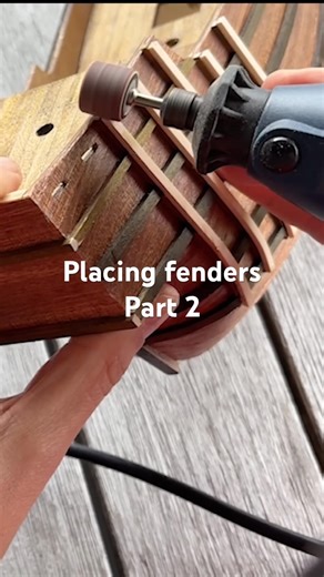 How I attach the fenders on the Santa Maria model ship