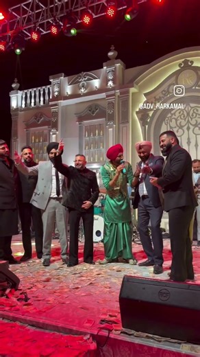 Karan aujla dancing wedding with jassi gill, Ranjit bawa😍#shorts#karanaujla#jassigill#ranjitbawa