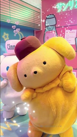 ワンちゃんたちのお出迎え？#サンリオ#シナモロール#shorts #犬のいる生活