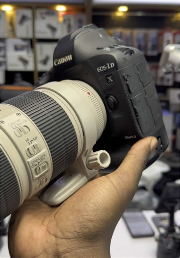 Canon EOS 550D and Panasonic Lumix S5 Camera Comparison