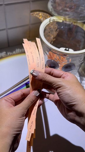 18K views · 337 reactions | pahulaan tayo for acrylic markers 念 Transparent Desktop Storage Box with A Plastic Lid for Dustproof Storage in The Living Room Suitable for Bathroom and Toilet Storage Bedroom Cosmetic Storage Bins #acrylicmarkers #storage #cute | HUE.matter | Facebook