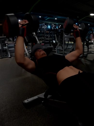 They need to make compression shirts longer bruh #trending #fyp #gym #physique #disipline