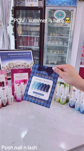 Summer is calling… and it’s bringing color, confidence, and vibrant energy to your nails! ☀️💅 Our newest Summer Color Swatch Collection features three bold shades that perfectly capture the spirit of the season: vibrant pink, fresh green, and deep navy blue. Each color is designed to make a statement while still being versatile enough to match every mood, outfit, and summer moment. Vibrant Pink is the ultimate summer mood. Bright, playful, and full of personality, this shade instantly adds a po