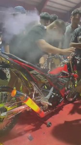 1.8M views · 7.4K reactions | Ito lang naman yong RAIDER150 na binansagan naming RAIDER SMOKE MACHINE parang may asitelen sa subrang Lakas na tunaw yong tambotso nya 來 bili nalang ulit tayo pap's 藍藍 Raider150 smoke machine  | Padz Motovlog | Facebook