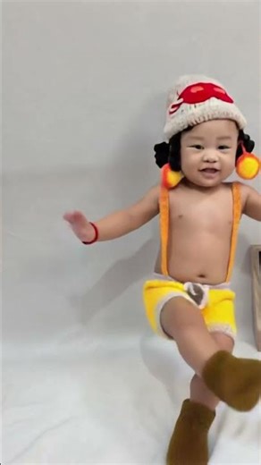 Baby viral dance