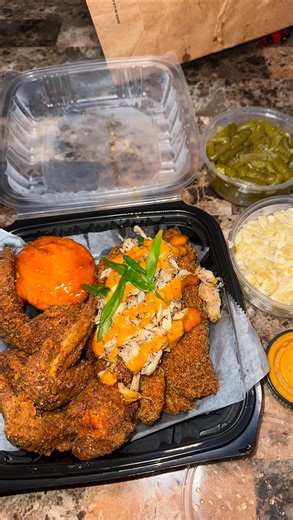 Shanikky on Instagram: "TikTok leaving so I gotta post my mukbangs here *Heyyyy, how yall doing* 🥴🥴😂😂 . . . . . . . . . #chicago #chicagorestaurants #shanikkyeats"