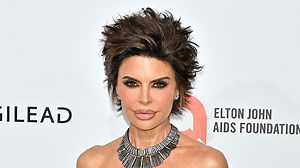 Lisa Rinna rocks gown made with 11 pounds of HAIR