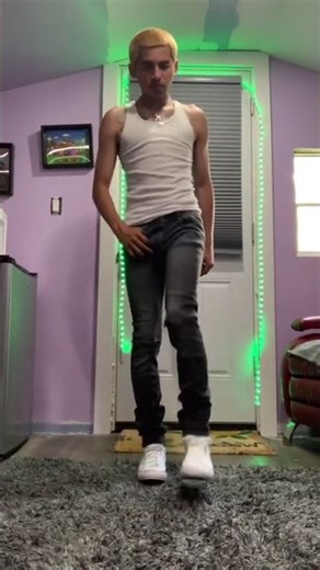 Reply to scotthowevstheworld machinegunkelly somebody tell... #Shorts #weluvurob