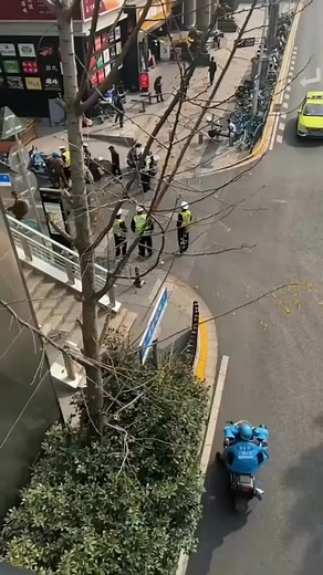 The Unseen Struggles of Delivery Riders! 😓 #Delivery #Rider #Hardwork #Jobs #Challenges | Xiao Chen