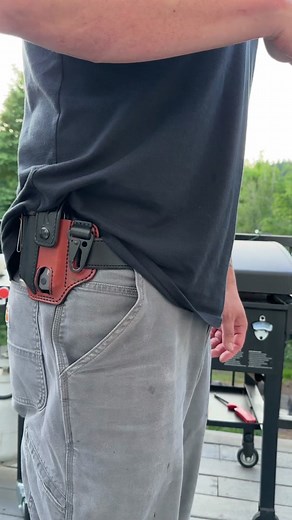 Same day, different sheaths. Keeping your options real! #toollife #safetyfirst #edcgear #knives #flashlight #mechanics #tradesjob #tipsandtricks #bladesmith #portland