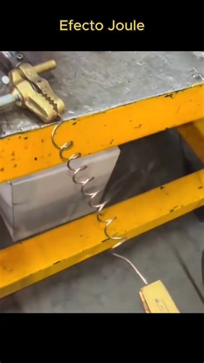 460K views · 5.3K reactions | ASÍ MUERE UN METAL Cuando la...