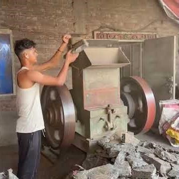 How to Build a Chair Without Cutting Down a Tree (Just Use Old Bags)