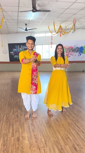 Chetan CT on Instagram: "2 taali garba variation with ghoomar tutorial  timli tutorial coming soon ..Follow @chetantiwari_ct for more videos  Reel by @shivam_electronics_vyara @carnival_live_cake_vyara Outfit by @atechibyjesal #2taaligarba #howtogarba #basicgarba #garbatrainer #couplegarba #coupleclothes #navratri2023 #dodhiya #newgarba #3taaligarba #gujarat #garbadance #india #culture #vyara #surat #vadodara #ahemdabad"