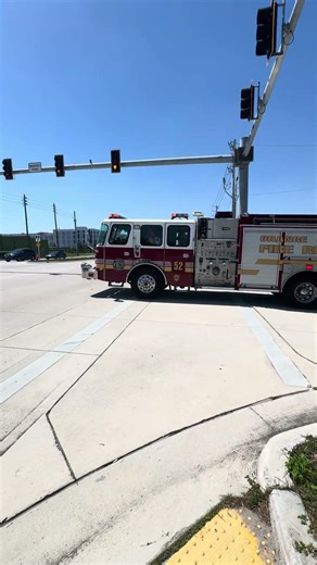 Orange County Fire Rescue Engine 52 and Rescue 52 responding! (Q PIN)