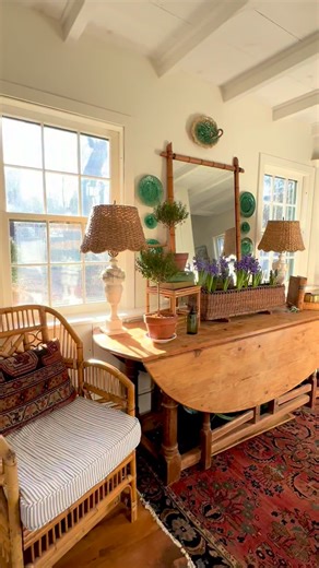 Dylan on Instagram: "Hard to be pissy with the sun streaming in these filthy windows and the smell of these hyacinths! Gah, wish I had a scratch and sniff for y'all. Makes you forget it's 18 degrees outside. Have a good one ! 🤍 . #hyacinthus #englishcountrystyle #cottagedecor #cosyhome #timelessdesign"