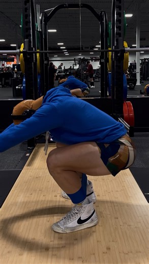 Lane Bunch on Instagram: "Warm-up sets aren’t optional. 🤭 Peer-reviewed research shows that progressive warm-up sets increase muscle temperature and nerve conduction velocity, which improves force production and power output (Bishop, 2003; Fradkin et al., 2010). Warmer muscles are more elastic, allowing greater range of motion and faster cross-bridge cycling — meaning you can produce more force with less injury risk. Warm-up sets also improve motor unit recruitment and movement efficiency. Stud