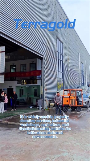 Four-Wheel High-Pressure Cleaning Vehicle