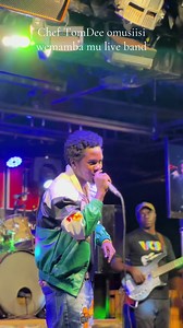 TomDee Chef omusiisi wemamba mu live band - Tom Dee Namutaba Boyz