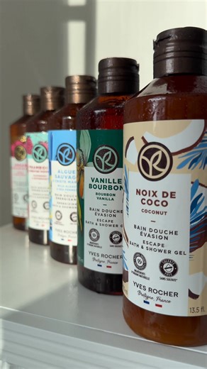Offre de bienvenue : 5 Bains Douche 1 cadeau pour 18€* 🌿 Format 400ml 🌿 93% d'ingrédients d'origine naturelle 🌿 Formule sans sulfate** 🌿 Flacon plastique 100% recyclé *Offre exclusive pour tout nouveau membre du programme de fidélité, valable en magasin et sur le site. **Sans tensioactif sulfaté | Yves Rocher France