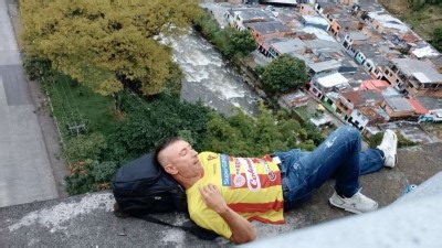 Man Lets Himself Fall from 180 Feet High Bridge and Dies