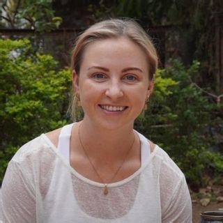 Laura M., 自信地说英语 🌍 友好、轻松的课程 – 查看我的个人资料了解更多！