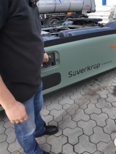 CCS-Laden für eActros: Reihenfolge & Fehler vermeiden beim PKW-Stecker