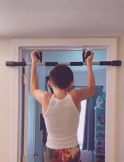 😱 This Doorway Bar Turns ANY Room Into a Gym?! | Ally Peaks Pull Up Bar Review 🔥