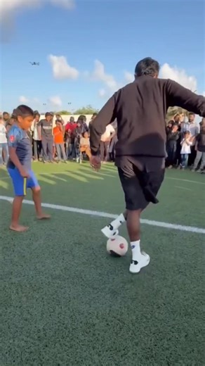 Daniel Authur on Instagram: "Daily Dribble October Trick Skills Challenge 🥶 Tutorial|Episode 22| #football #danielauthur #skills #soccer #reels"