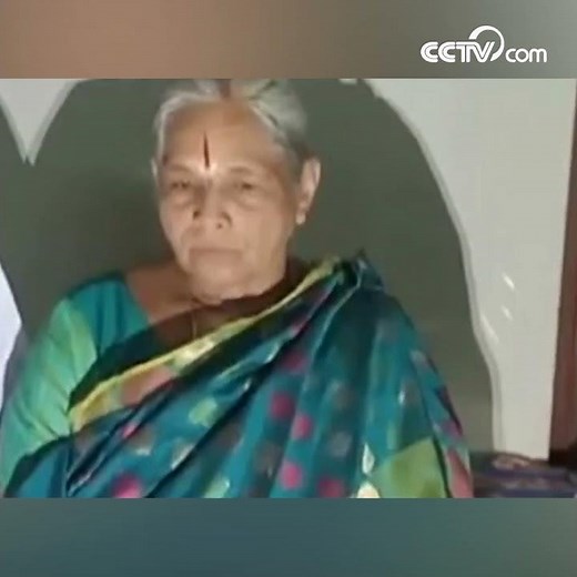 74-year-old Indian woman gives birth to twins| CCTV English
