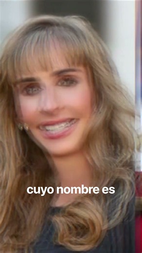 El misterio de la mujer de rojo junto a Trump