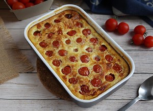 Savoury clafoutis with cherry tomatoes and tuna