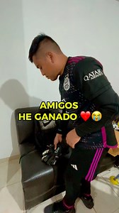 1.3M views · 10K reactions | Mi esposa @haquetb me consiente ❤️ #futbol #goals #soccer | Porteros TV | Facebook