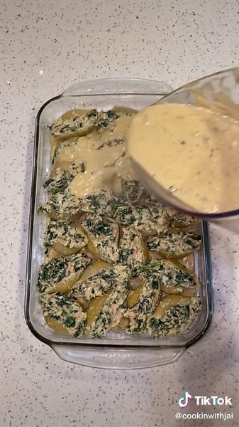 Delicious Salmon & Spinach Stuffed Pasta Shells Recipe