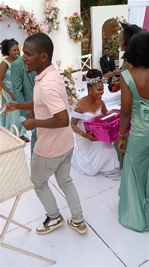 30 shares | Weddings are beautiful Weddings are nice | MC Lonjie | Facebook