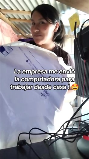 Recibí mi computadora nueva para trabajar en casa