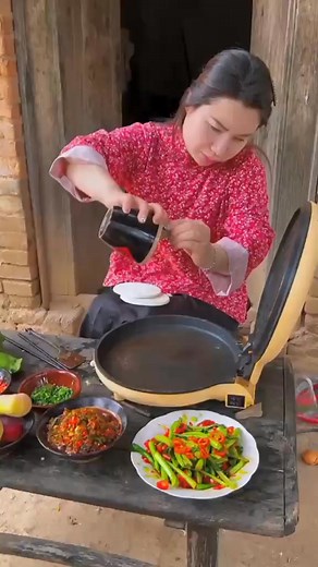 1.7K views | "When your meal decides to add its own surprise...