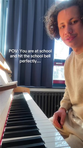 Simply the perfect timing! Sorry for my phone #school #musik #pianocovers #virale #fyy