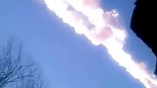 Meteorite shards hit Russia after explosion in the sky - video