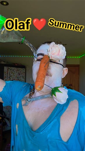 Olaf Loves Summer 😅 Brain Rot Cosplay #shorts #comedy #frozen #snowman
