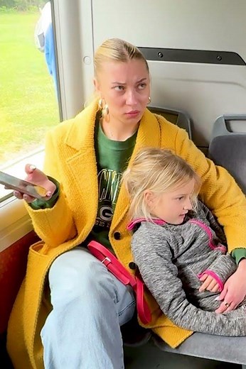 Bus Etiquette Fails: A Funny Look at Public Behavior 😂🚌