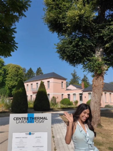 Did you know La Roche-Posay is actually a real town in France?! 🇫🇷💧 I got to visit the birthplace of the brand and experience their famous healing thermal water cure. From selenium-rich baths to cooling jet showers, the whole experience was incredibly zen. ✨ What amazed me the most is their unmatched dedication to patient care. The French government even reimburses a 3-week stay here for certain skin conditions! 💙 Would you add a thermal water cure to your travel bucket list? Let me know in 