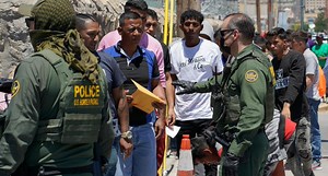 ¿Qué pasa si lo cogen de ilegal en Estados Unidos? Policías de migración empiezan redadas